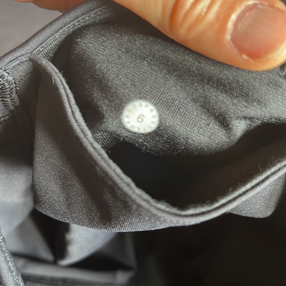 Lululemon Black Cropped Leggings with Mesh size 6 - Picture 5 of 5